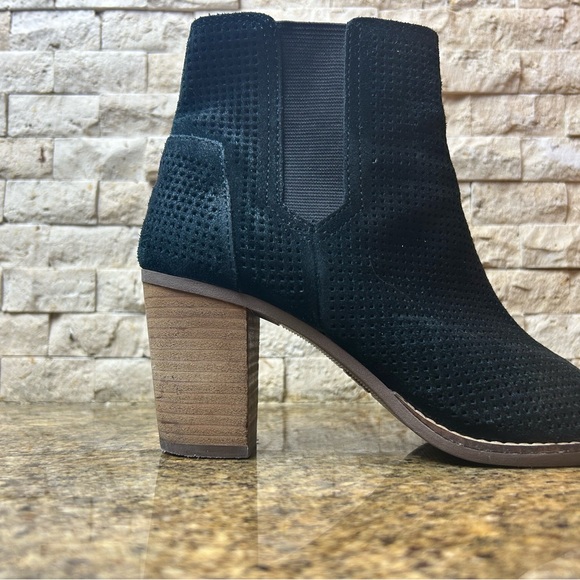 TOMS. Majorca Ankle Boots, 7W, Open Toe, Perforated Suede Leather, Black - Picture 6 of 11